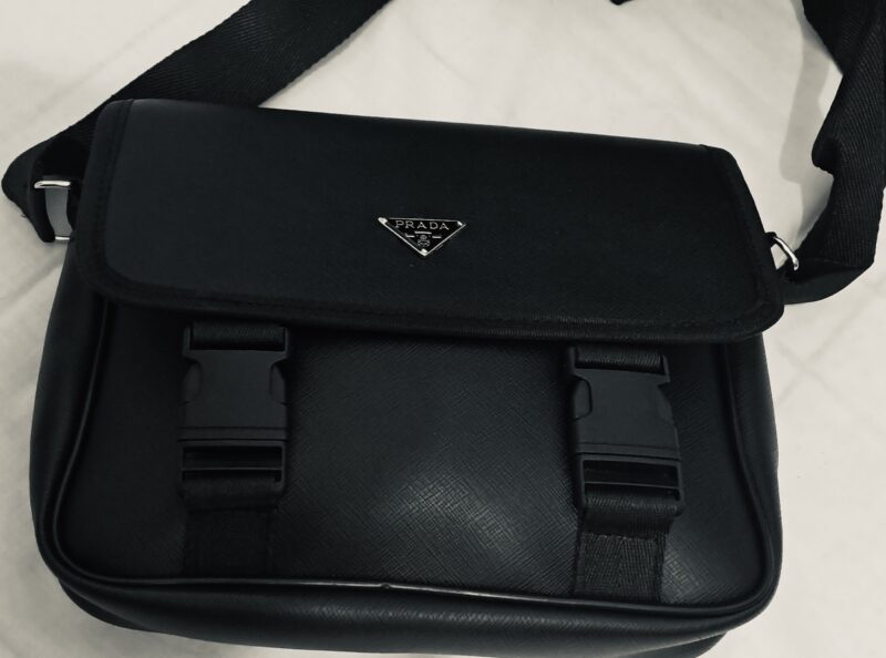 ⁦Pack  PRADA 🖤 Casquette  +  Sacoche⁩ - الصورة ⁦2⁩